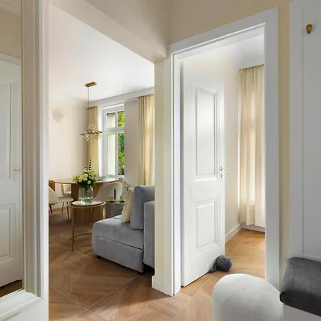 Elite Korzeniowskiego Seaside Apartment